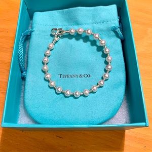 Tiffany HardWare Pearl Bracelet in Silver 5-6mm